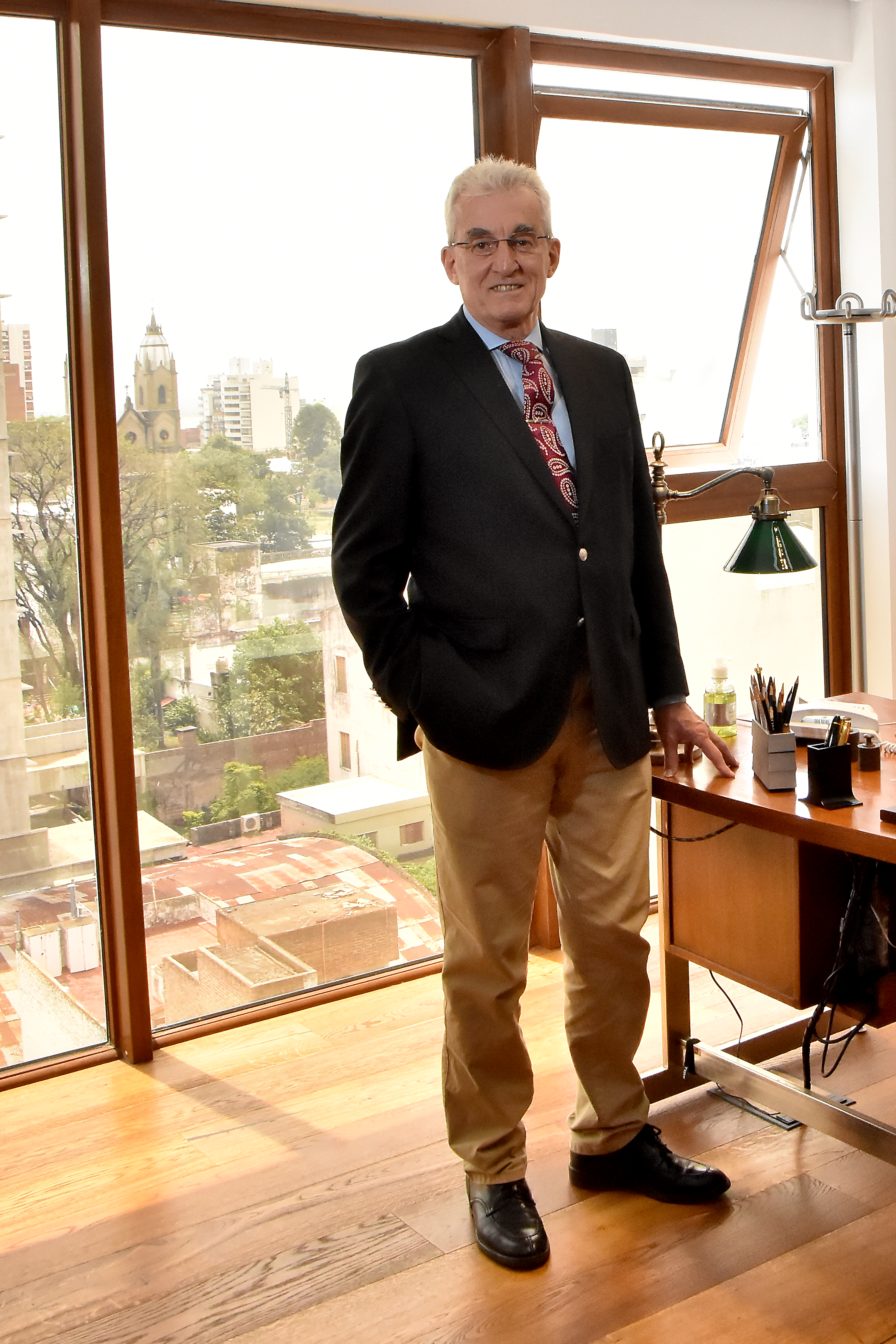 Dr. Carlos E. Moro
